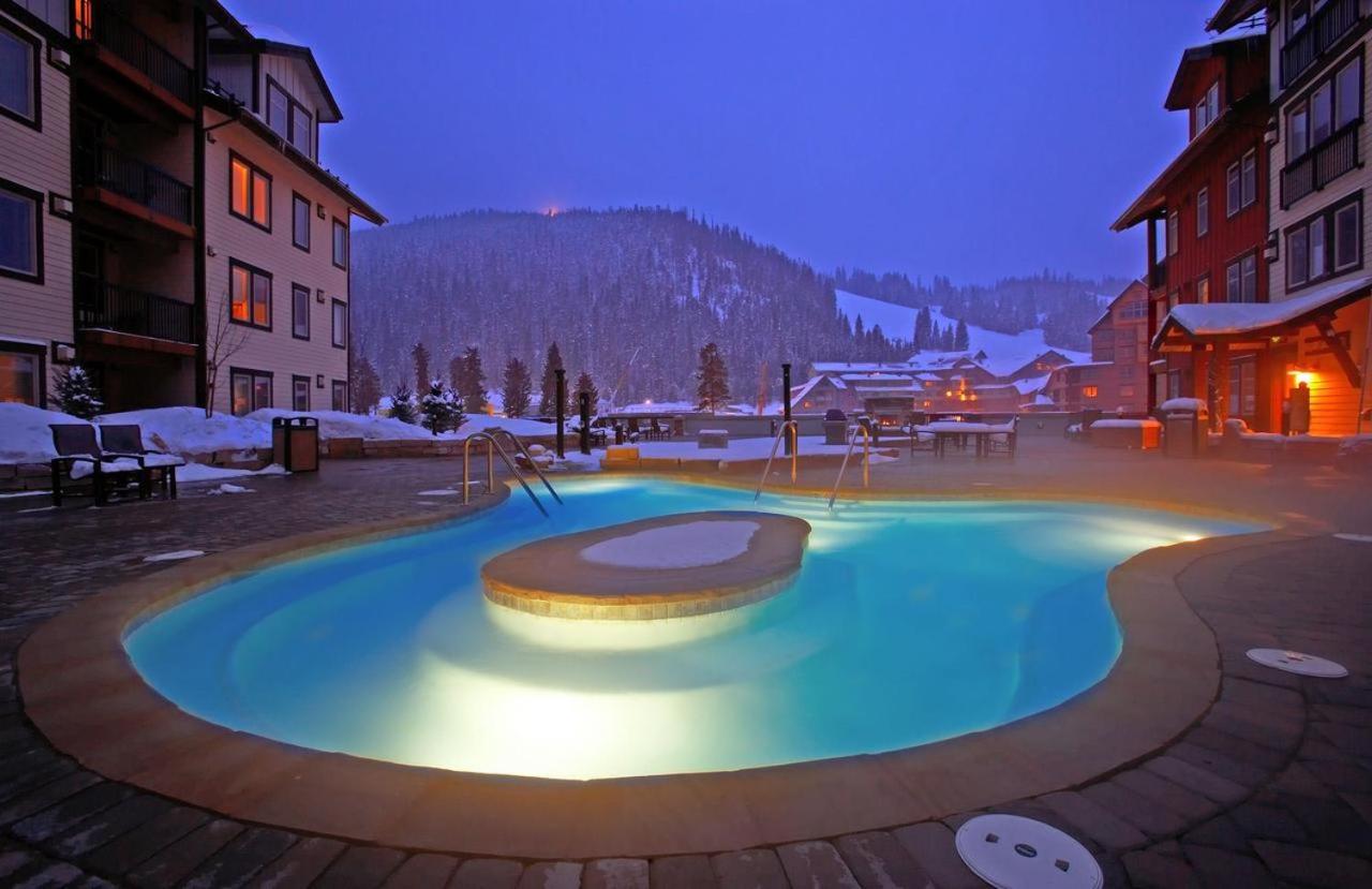 Ski-In/Ski-Out Luxury Condo: Mountain Views & Hot Tub Retreat Winter Park Exterior photo